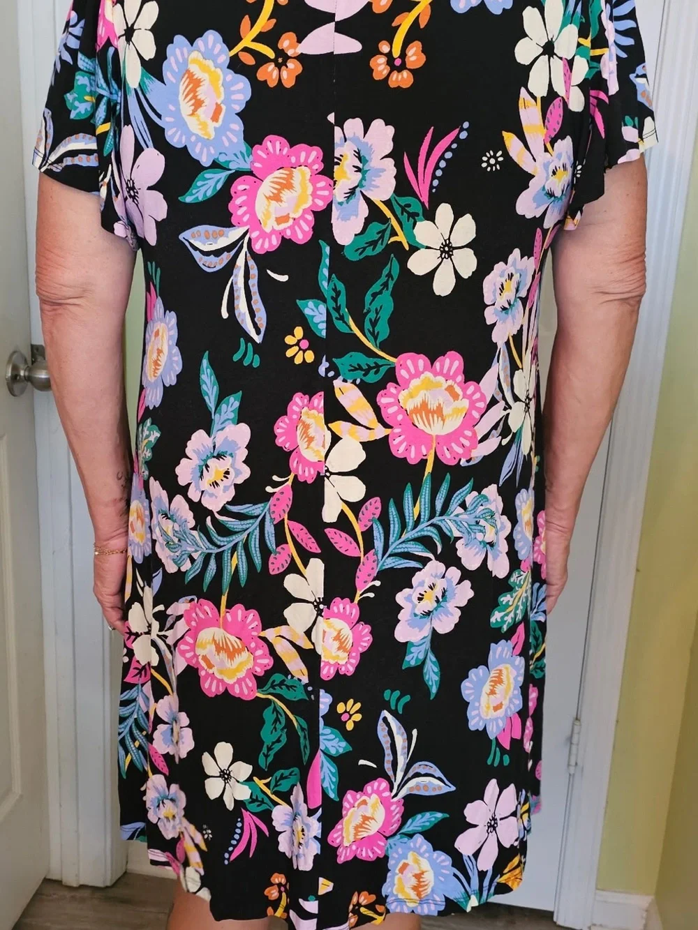 Women's Black Floral V-Neck Dress
